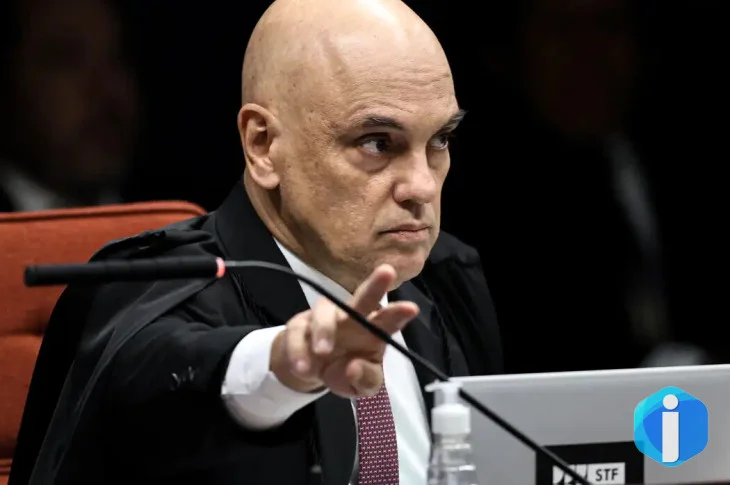 Moraes pede parecer da PGR sobre apreensão de arma de Bolsonaro