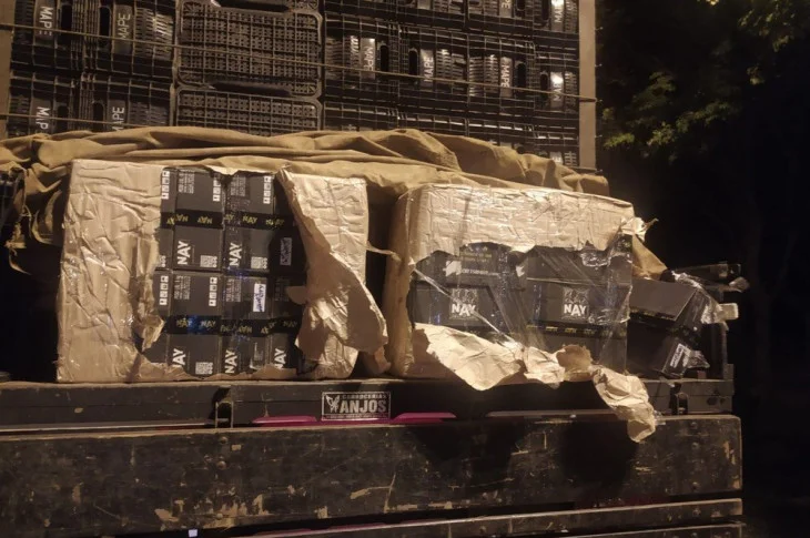 Motorista é detido com 3 mil maços de essências de narguilé contrabandeados em Presidente Epitácio