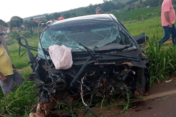 Motoristas morrem em colisão frontal em vicinal que liga Bastos a Iacri
