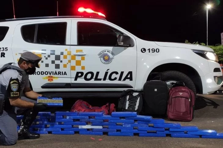 Mulher e adolescente são flagrados com 40 quilos de maconha em Venceslau