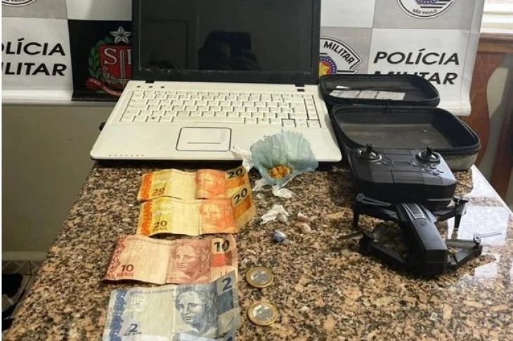 Mulher é flagrada com drogas em ocorrência que culminou na localização de notebook furtado em Presidente Venceslau