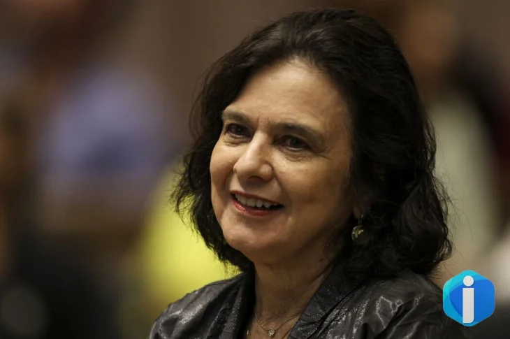 Nísia Trindade lança livro sobre bastidores da covid-19