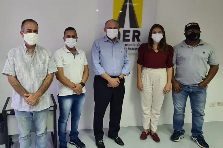 No DER, prefeita de Presidente Venceslau trata sobre novo convênio para retomar obra da rodoviária