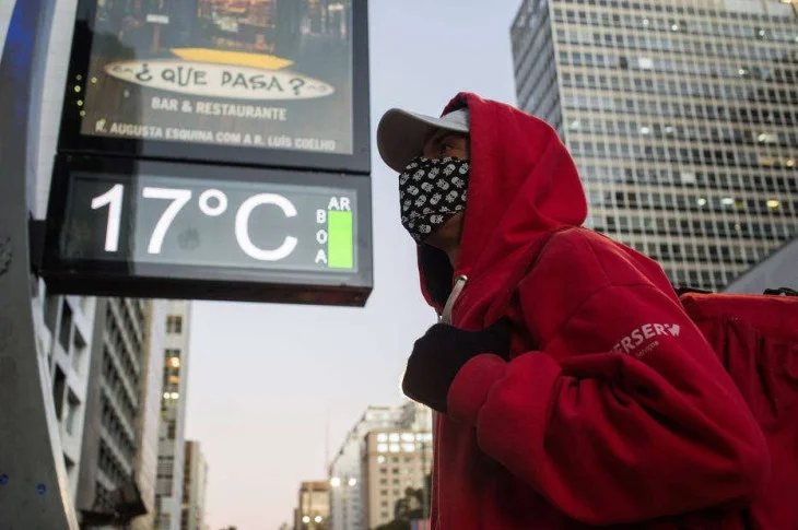 Nova frente fria derruba temperaturas em São Paulo e deve trazer neve para o Sul do Brasil