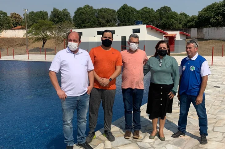 Nova piscina municipal  de Caiuá tem obra concluída e passa por testes