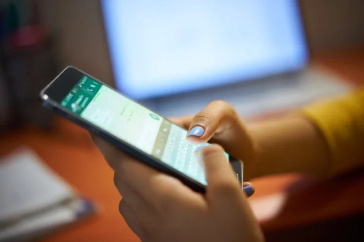 Novo golpe: criminosos ‘limpam’ contas bancárias controlando celular de vítima à distância