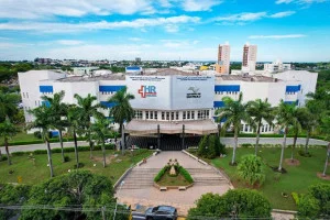 Número de pacientes em macas no Hospital Regional cai de 60 para 2