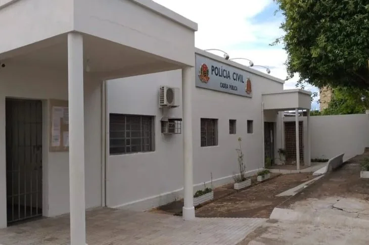 ‘Omissão imprópria'; Pais de menina de 3 anos que morreu em Epitácio são presos por homicídio, suspeita é que a criança tinha pneumonia