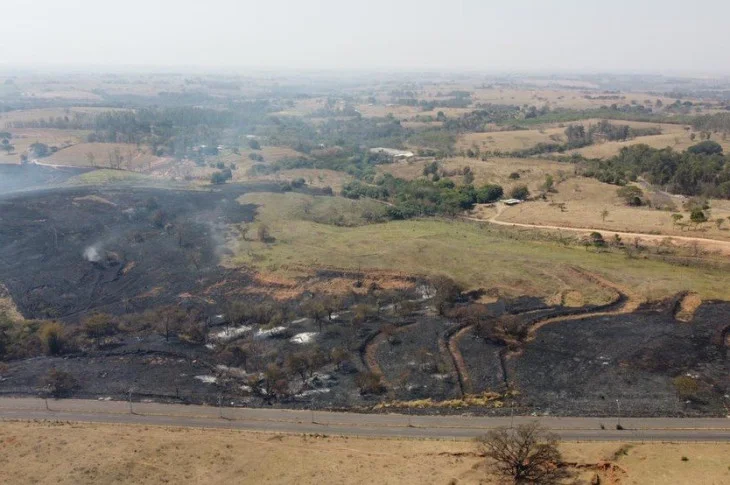 Onda de calor e baixa umidade do ar alastra incêndios e provoca prejuízos na região 