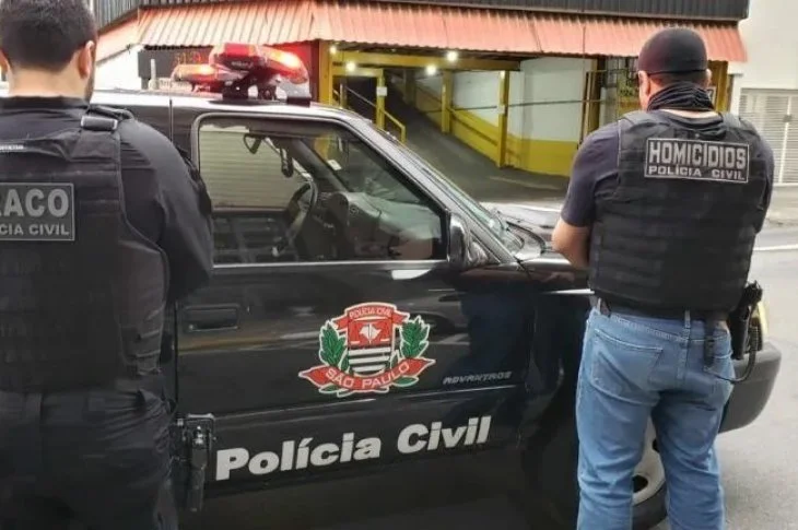 Operação contra fraudes em licitações e desvios de verbas públicas cumpre mandados de busca e apreensão