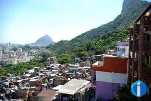 Operação na zona sul do Rio tem 6 presos e homem baleado em ônibus