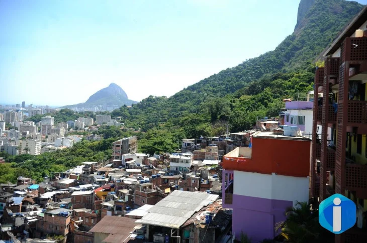 Operação na zona sul do Rio tem 6 presos e homem baleado em ônibus