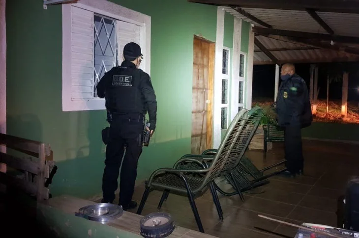Operação policial mira grupo criminoso suspeito de furtar baterias de torres de telefonia que pode ter causado prejuízos de R$ 1,2 milhão
