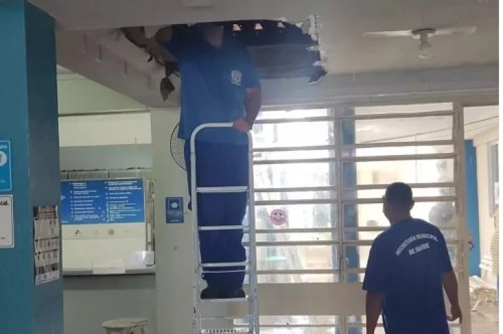 Pedaço de teto de gesso cai e atinge funcionária no Centro de Saúde de Presidente Venceslau