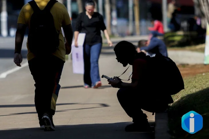Percentual de jovens nem-nem no Brasil cai para 22,4%, mostra estudo