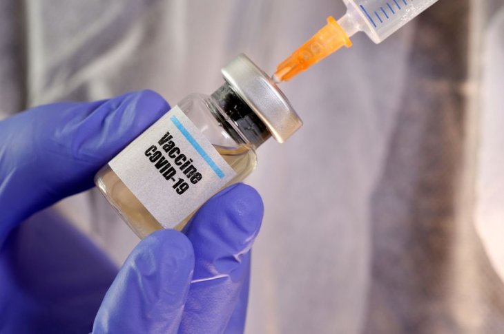 Pessoas com 30 anos ou mais com comorbidades e deficiências são vacinadas contra a covid-19 em Venceslau