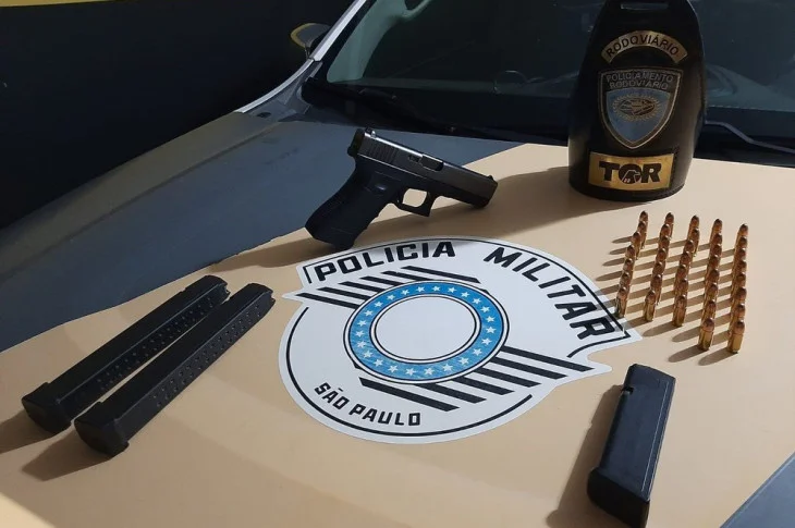 Pistola 9mm, carregadores e munições são apreendidos durante fiscalização da Polícia Rodoviária em Venceslau