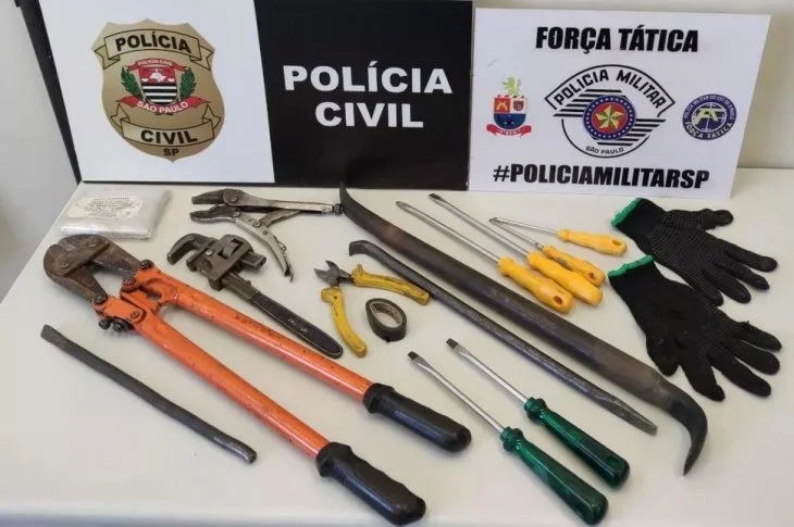 Polícia Civil cumpre 14 mandados de busca e apreensão contra grupo suspeito de arrombar cofres em comércios de Epitácio e Prudente