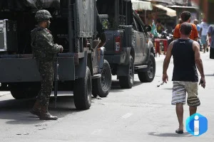 Polícia faz ação para cumprir 56 mandados de prisão na Maré, no Rio