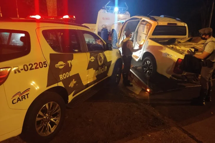 Polícia Rodoviária localiza cigarros contrabandeados em caminhonete abandonada