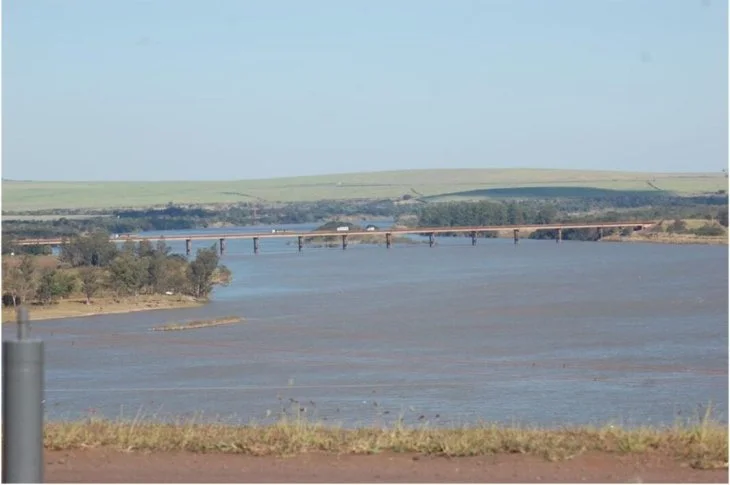 Ponte sobre o Rio Paranapanema na divisa entre os estados de SP e do PR será interditada nesta quarta-feira