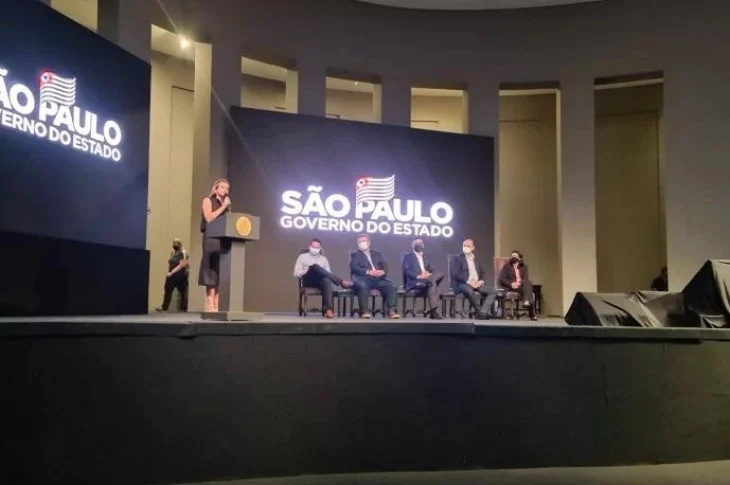 Prefeita Bárbara valoriza a educação em discurso durante evento do governo estadual