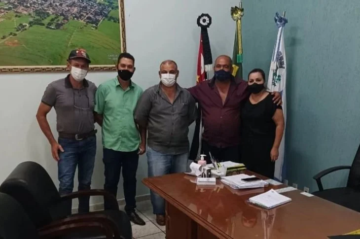 Prefeita de Caiuá se reúne com representantes do Assentamento Maturi para ouvir demandas