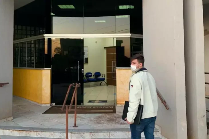 Prefeito denuncia própria equipe por corrupção