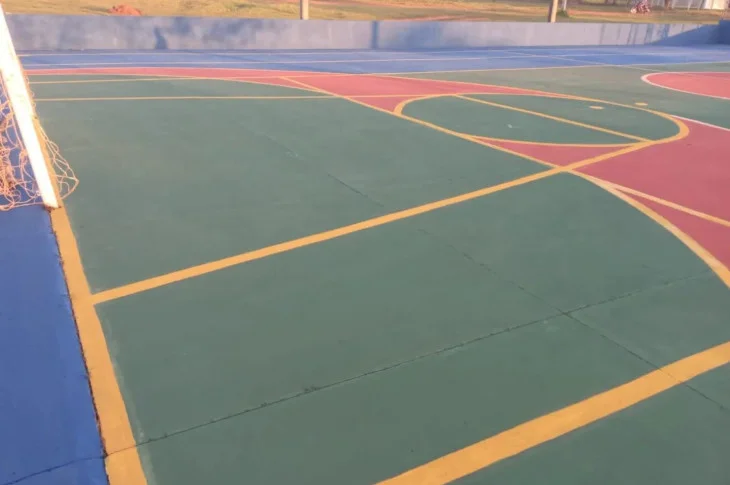 Prefeitura de Piquerobi promove reforma em quadra localizada no bairro do Buzo