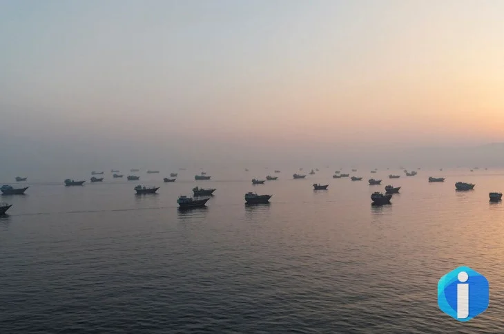 Primeiros navios-tanque atravessam estreito após acordo com Irã