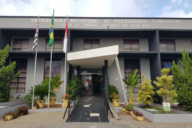 Prorrogada validade do concurso público de médicos clínicos gerais e auxiliares de enfermagem