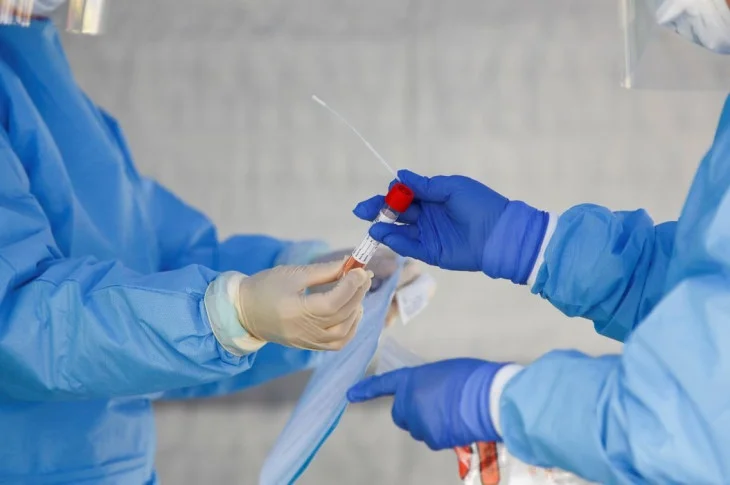 Prudente soma mais 2,4 mil casos de covid; três idosos morrem