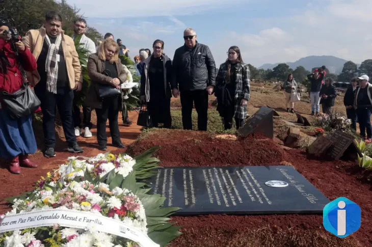 Restos mortais de Grenaldo Silva, morto pela ditadura, são sepultados