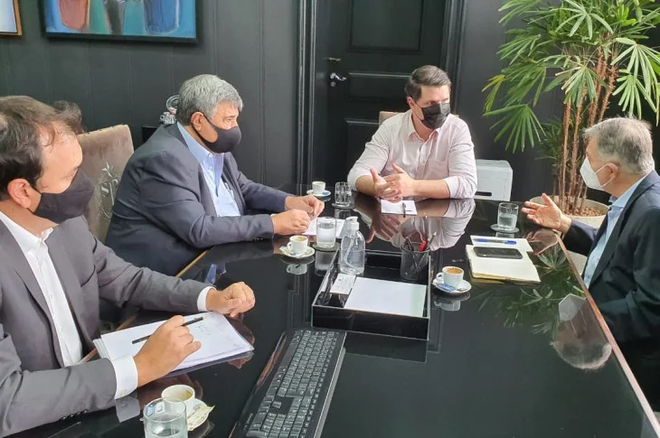 Reunião avança no equacionamento do atendimento a funcionários públicos na Santa Casa de Prudente