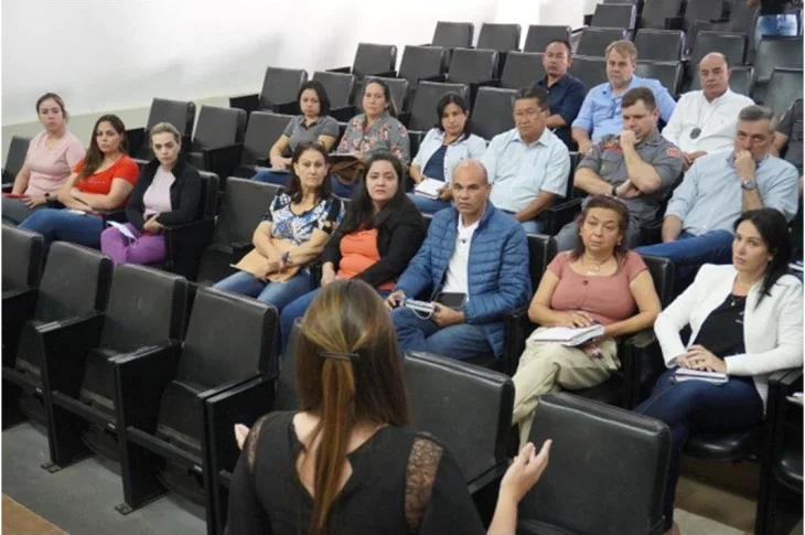 Reunião promovida pela Prefeitura de Presidente Venceslau trata sobre trabalho semanal de abordagem social