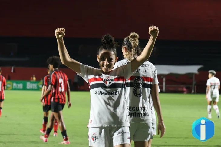 São Paulo vence Vitória e assume liderança do Brasileirão Feminino