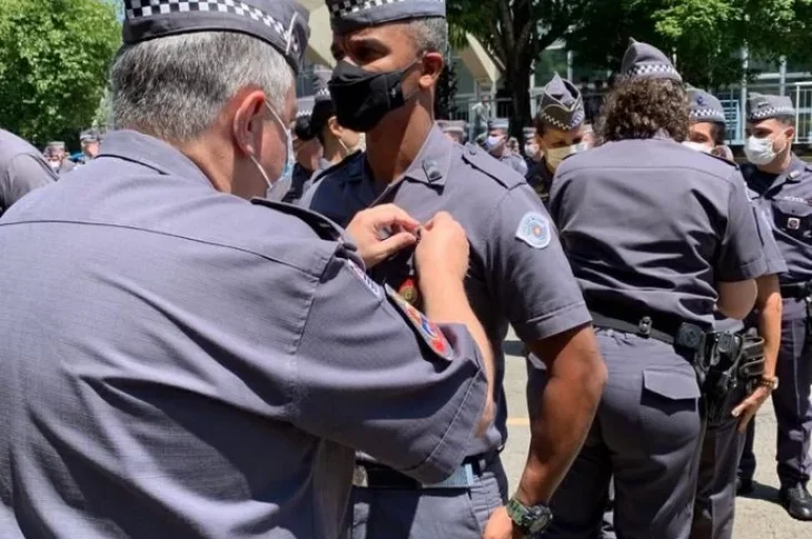 Sargento PM Neemias recebe medalha “mérito da diretoria de pessoal”