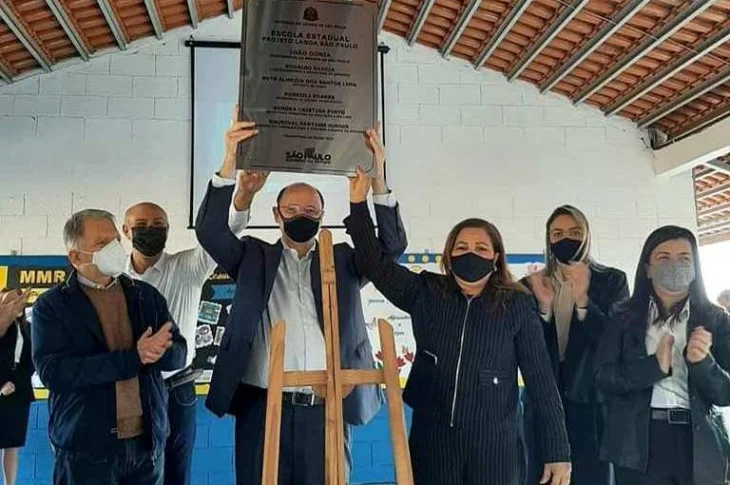 Secretário Estadual da Educação inaugura escola em Caiuá