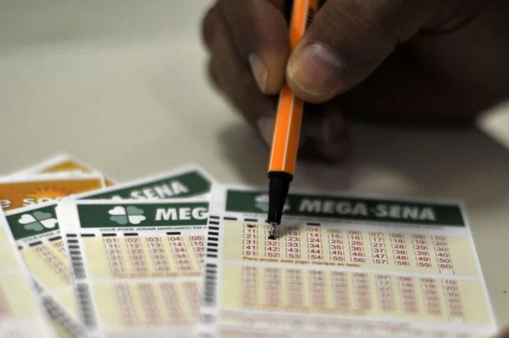 Sem acertador, Mega-Sena acumula em R$ 12 milhões