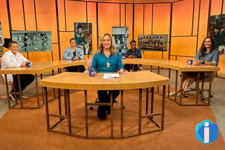 Sem Censura recebe pioneiras do futebol a um a 1 ano da Copa no Brasil