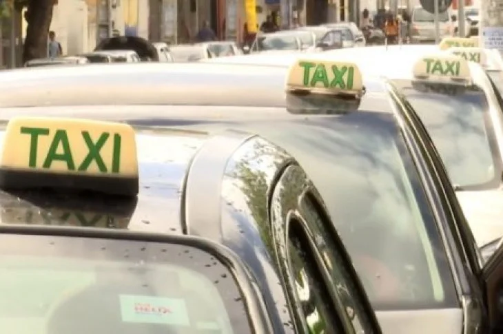 Setor de Trânsito em Presidente Venceslau convoca taxistas para recadastramento