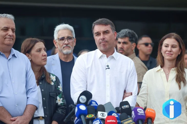 STF nega ter ordenado buscas em endereços de Flávio Bolsonaro
