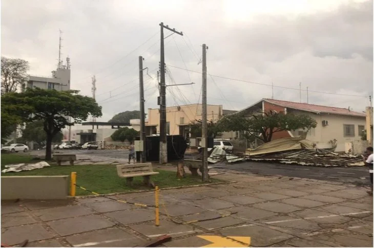 Temporal provoca “estragos” em Lucélia (SP)