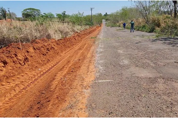 Trabalho de pavimentação é retomado na Estrada da Aymoré, em presidente Venceslau