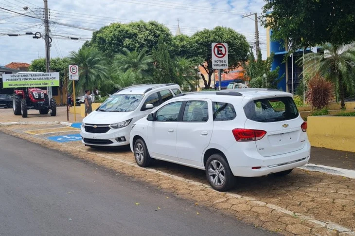 Trator e veículos são adquiridos pela Prefeitura de Presidente Venceslau