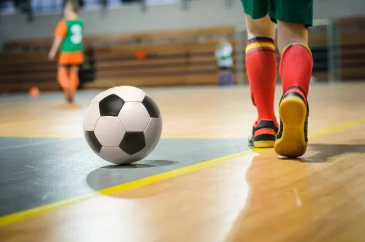 Treinamento gratuito de futsal é oferecido a jovens acima de 15 anos em Presidente Venceslau