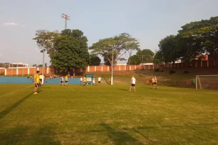 Três equipes estreiam neste sábado no campeonato de futebol do Coroados Tênis Clube