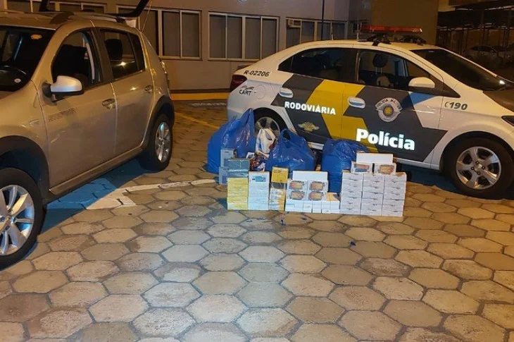 Trio é flagrado com mais de 50 celulares, 20 relógios inteligentes e brinquedos de origem estrangeira e sem nota fiscal