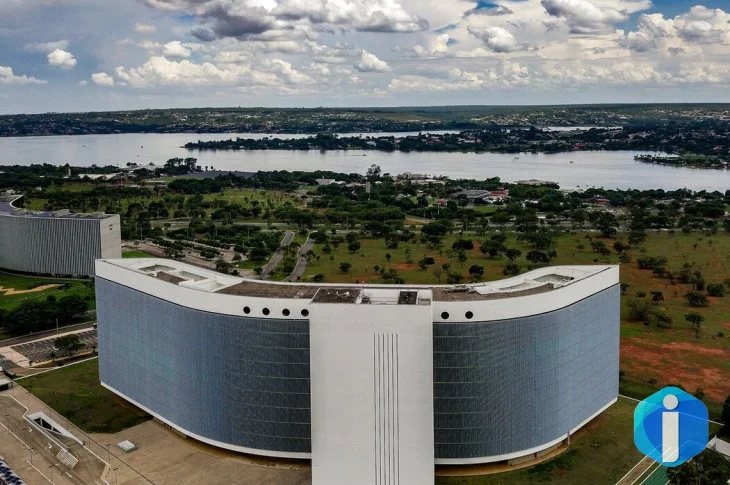TSE determina isonomia após IA da Meta barrar imagens de Lula