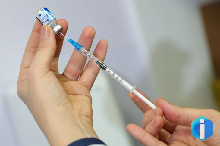 Vacina contra VSR em idosos reduz internações em 75%